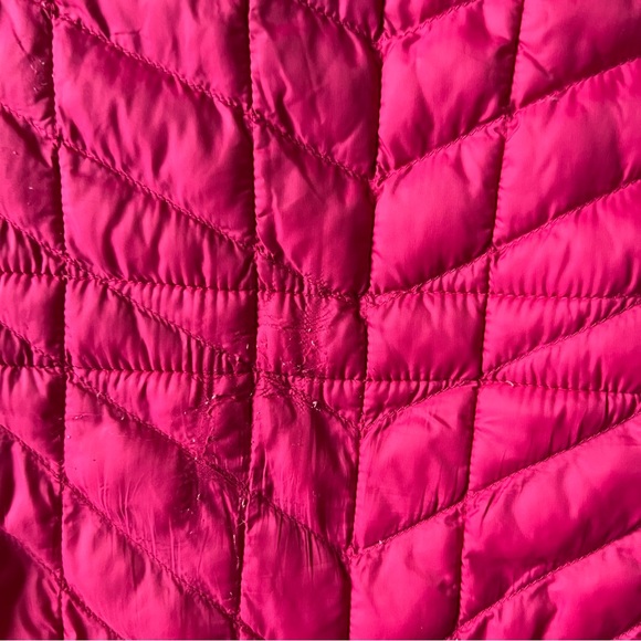 The North Face Women's Hot Pink Quilted Hooded Long Puffer Jacket - Picture 10 of 16